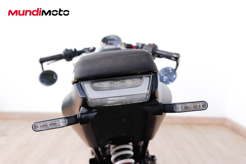 Motorbike image 9