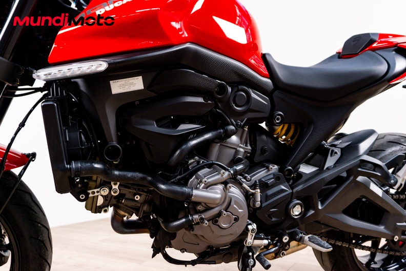 Motorbike image 9