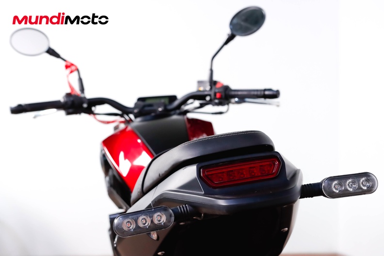 Motorbike image 9