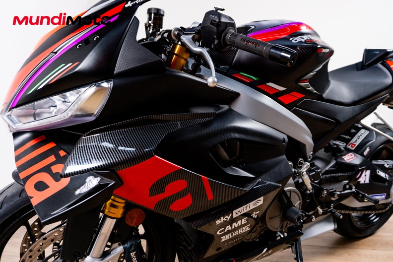 Motorbike image 9