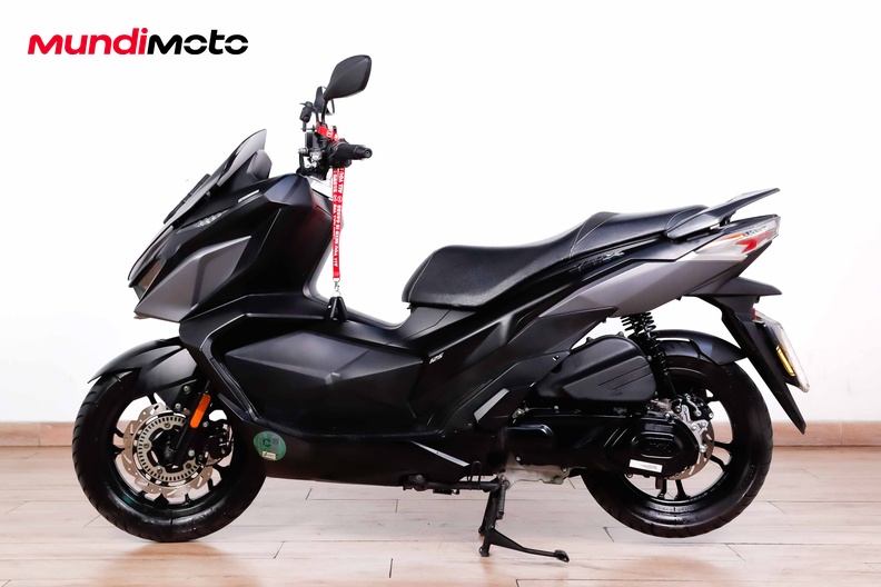 Motorbike image 5
