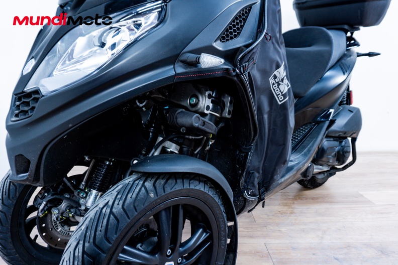 Motorbike image 9