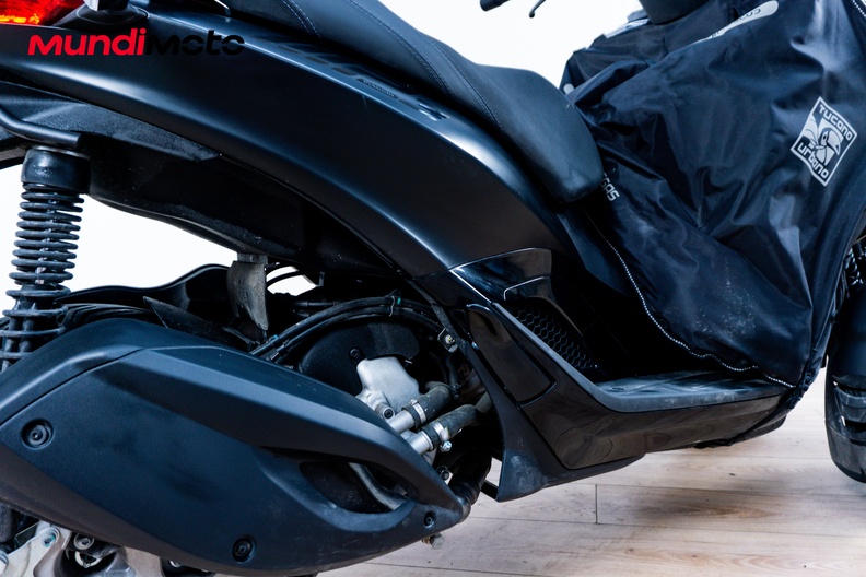 Motorbike image 3