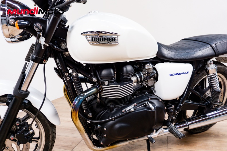 Motorbike image 9