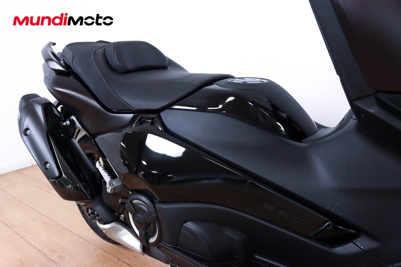 Motorbike image 12