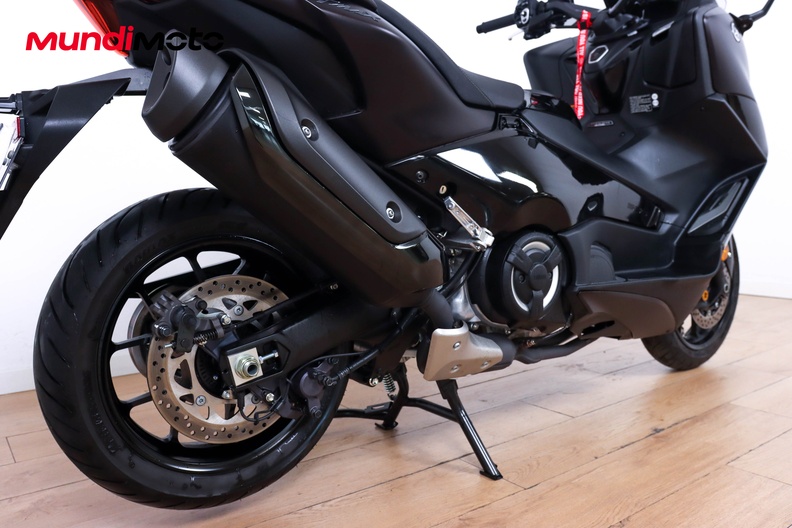 Motorbike image 3