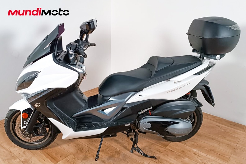Motorbike image 5