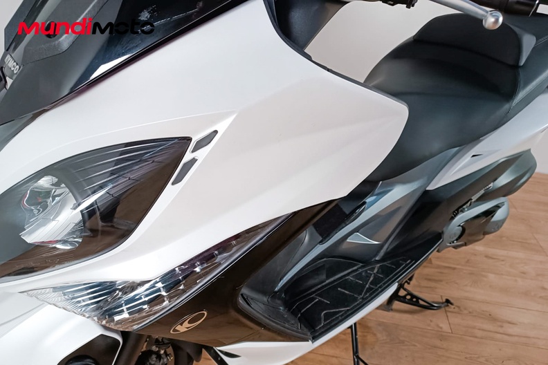 Motorbike image 9