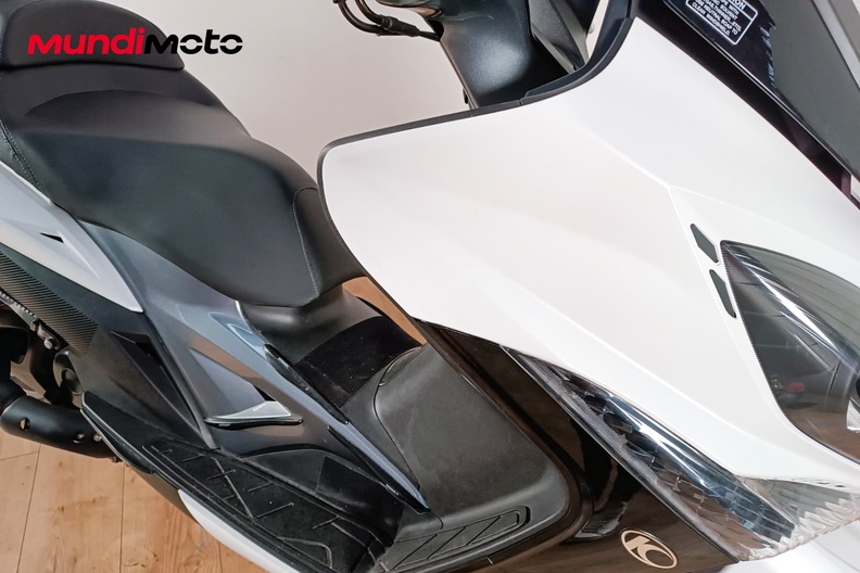 Motorbike image 4