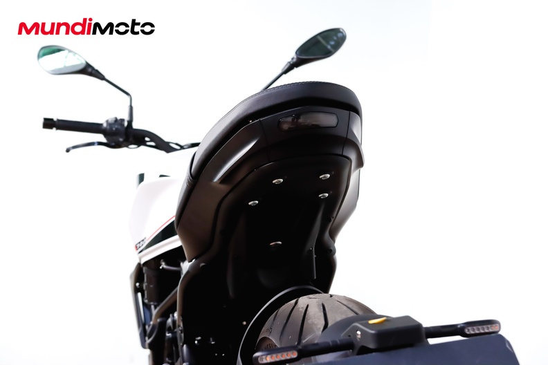 Motorbike image 9