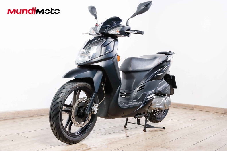 Motorbike image 6
