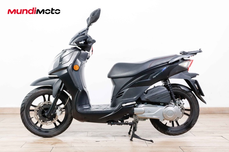 Motorbike image 5