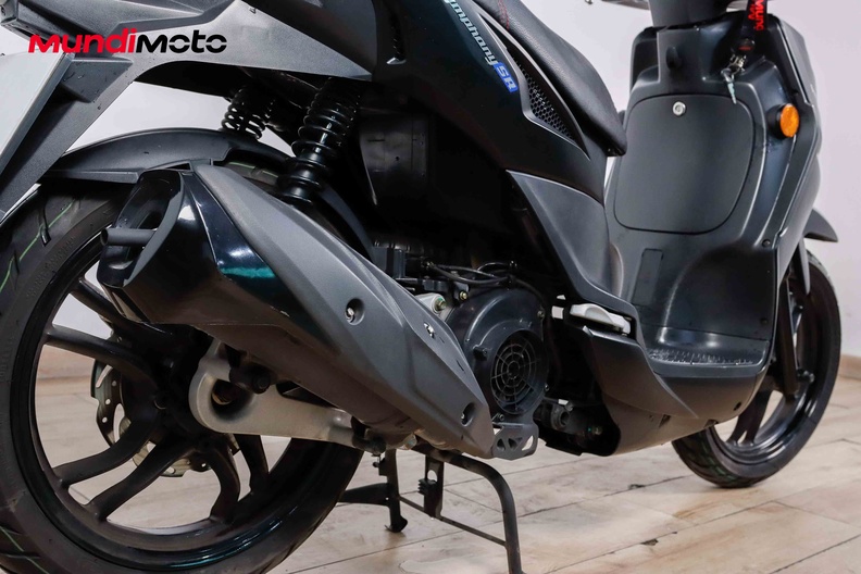 Motorbike image 3