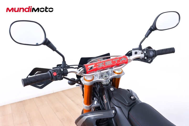 Motorbike image 10