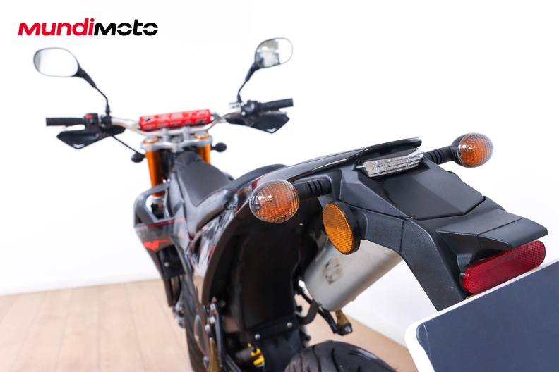 Motorbike image 9