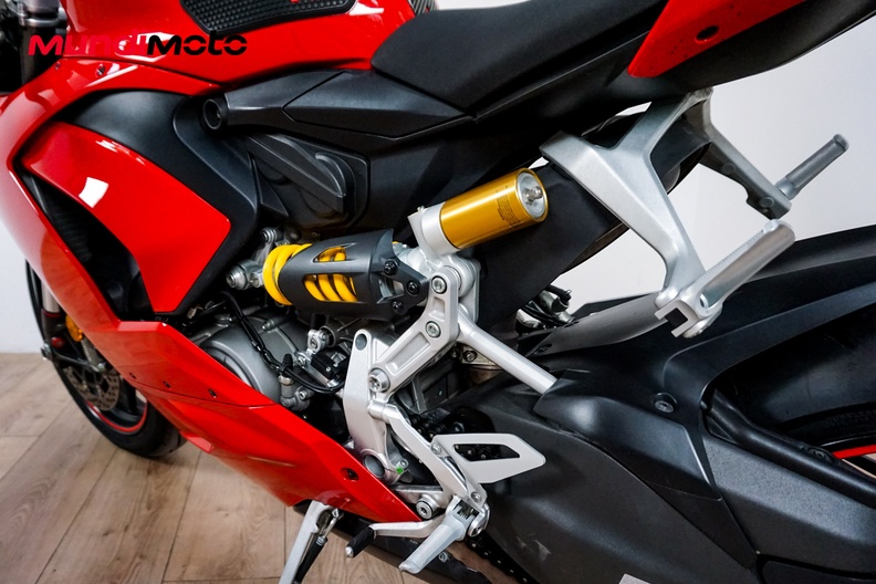 Motorbike image 8