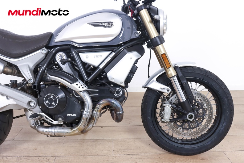 Motorbike image 13