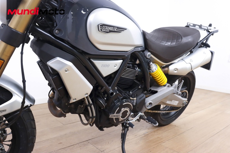 Motorbike image 8