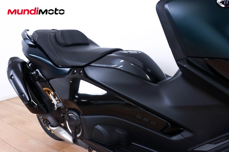 Motorbike image 12