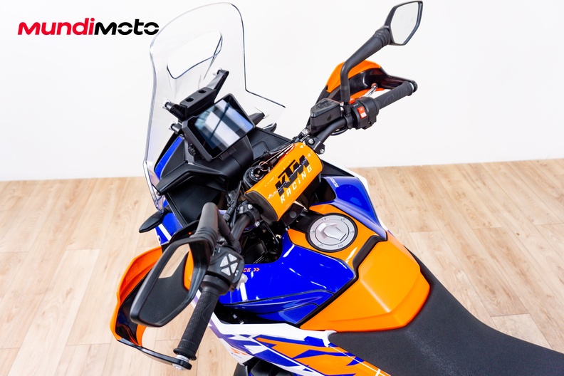 Motorbike image 10