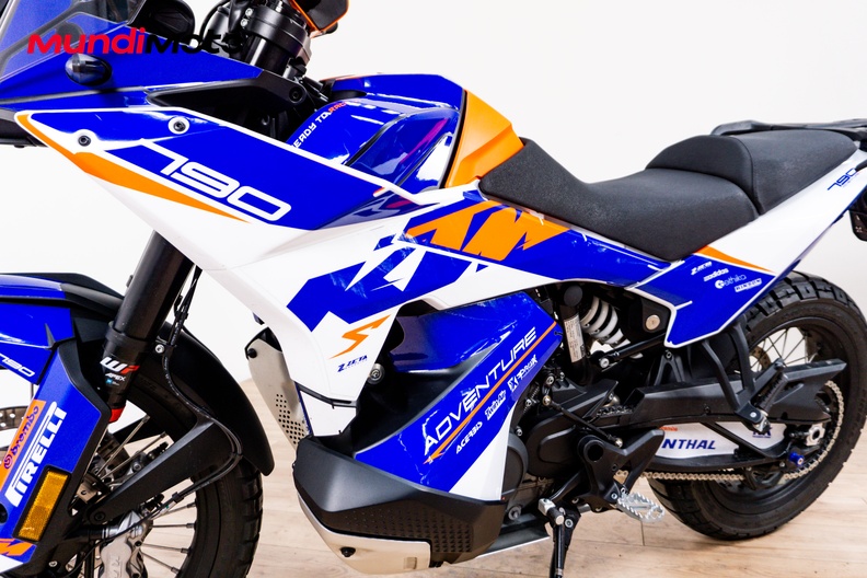 Motorbike image 9