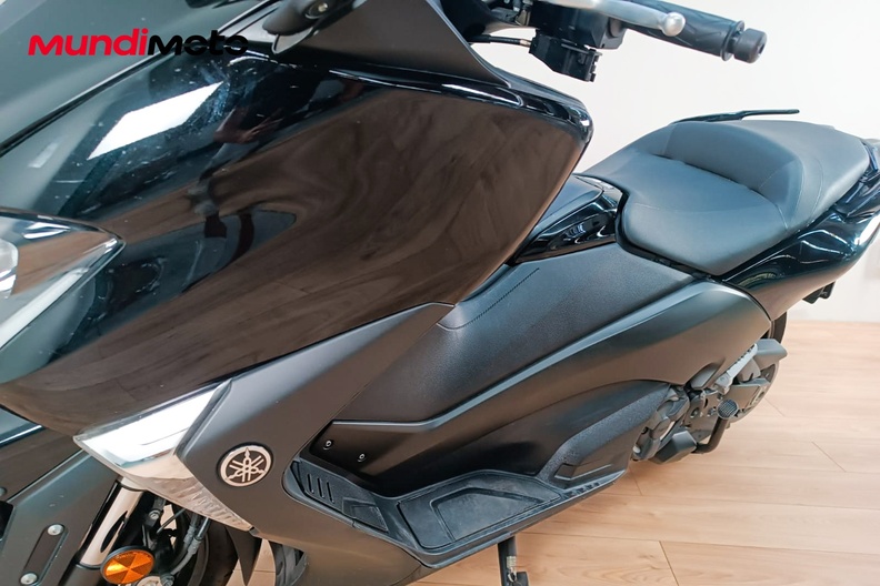 Motorbike image 9