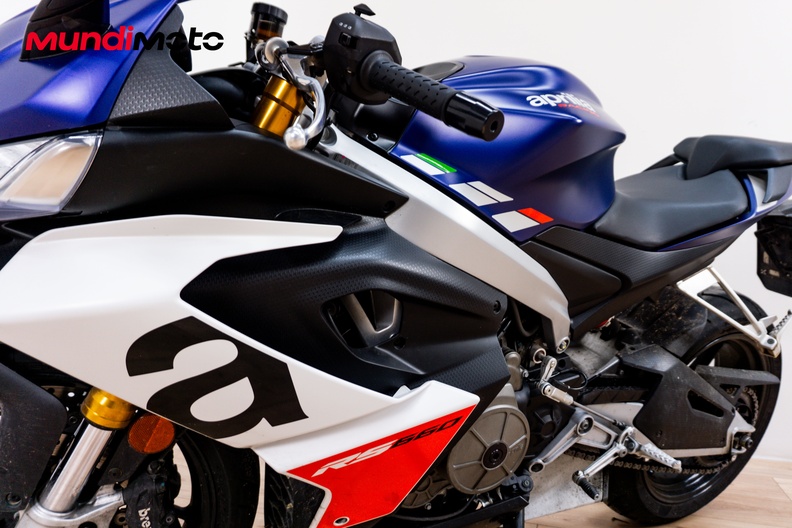 Motorbike image 9