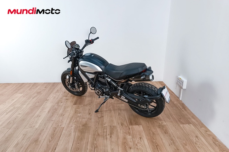 Motorbike image 7