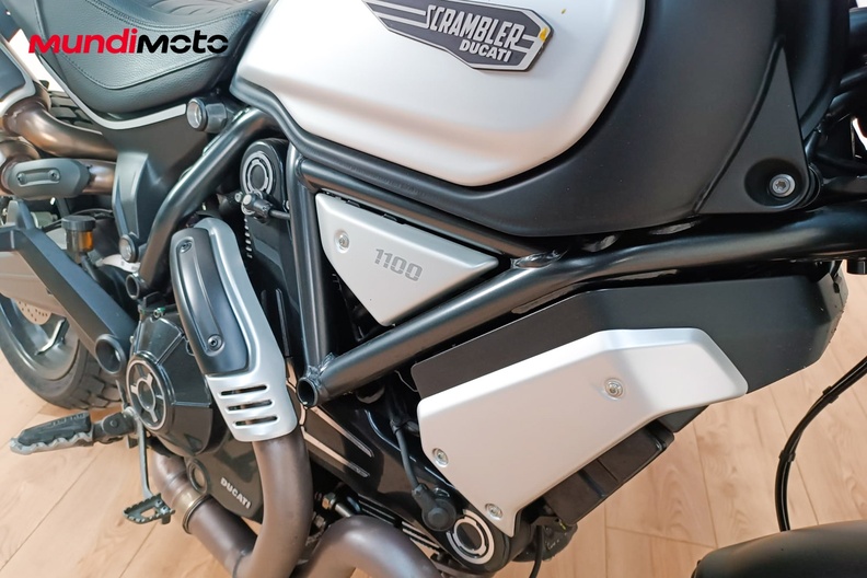 Motorbike image 4