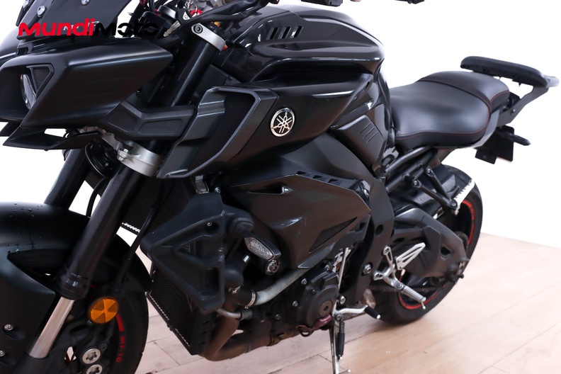 Motorbike image 9