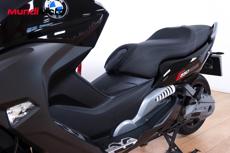 Motorbike image 8