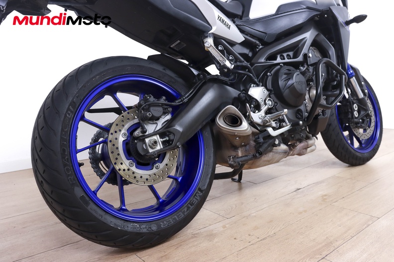 Motorbike image 3