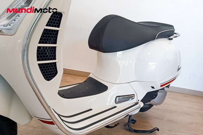 Motorbike image 9