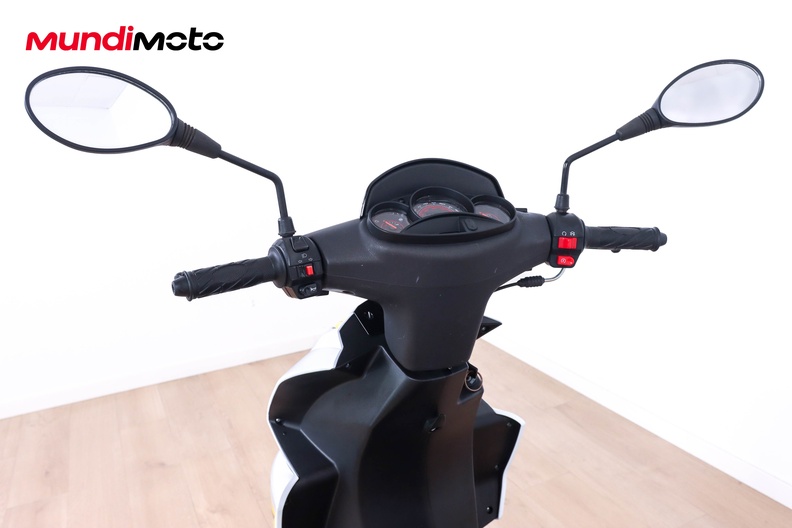 Motorbike image 10