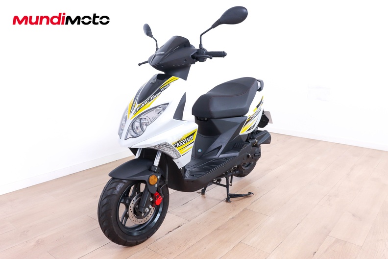 Motorbike image 6