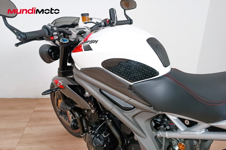 Motorbike image 8