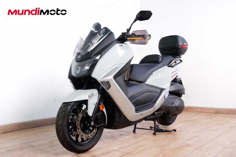 Motorbike image 7
