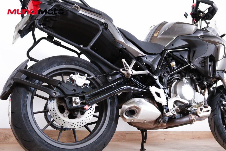 Motorbike image 3