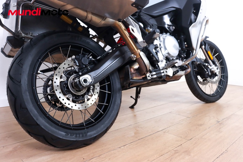 Motorbike image 3