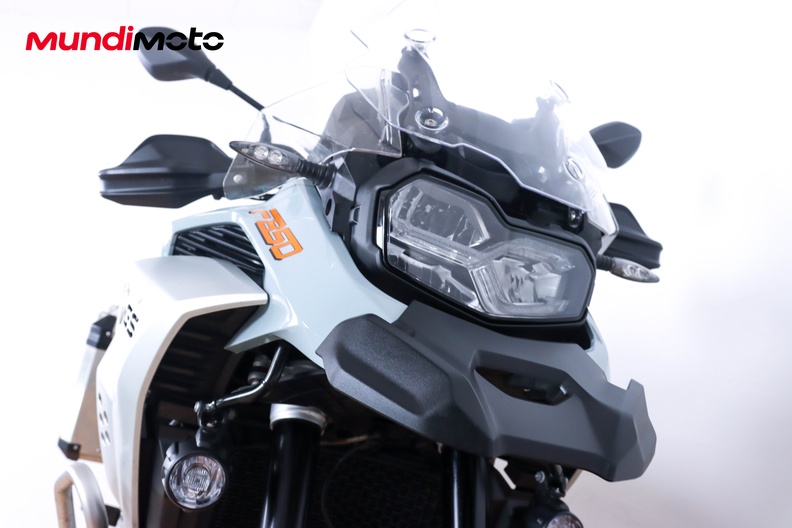 Motorbike image 4