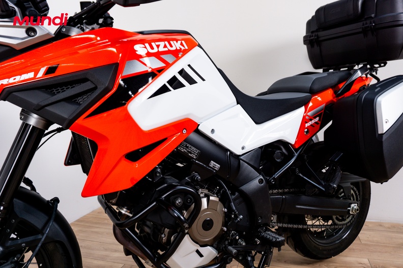 Motorbike image 9