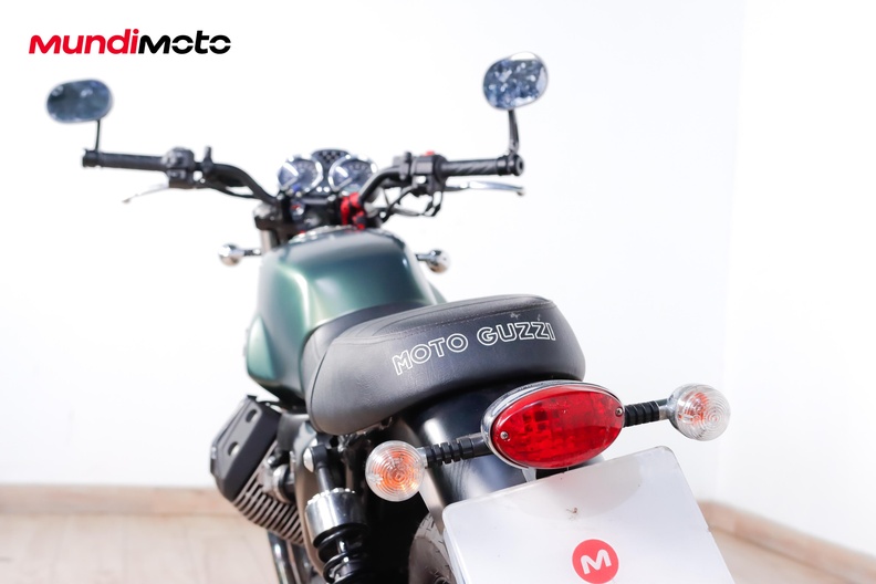 Motorbike image 9