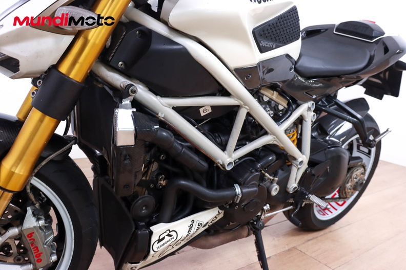 Motorbike image 9