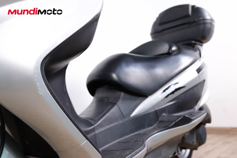 Motorbike image 9