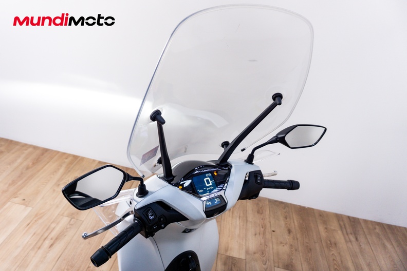 Motorbike image 10