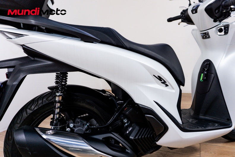 Motorbike image 3