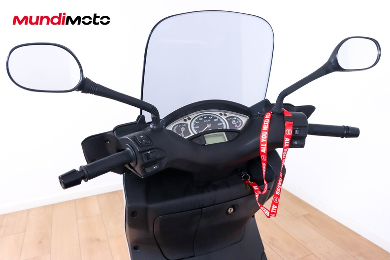 Motorbike image 10