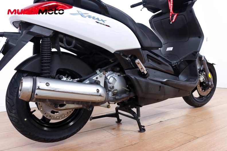 Motorbike image 3