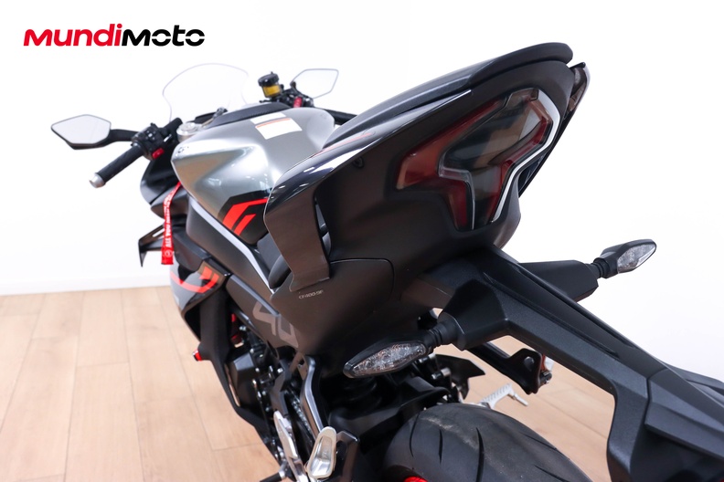 Motorbike image 9
