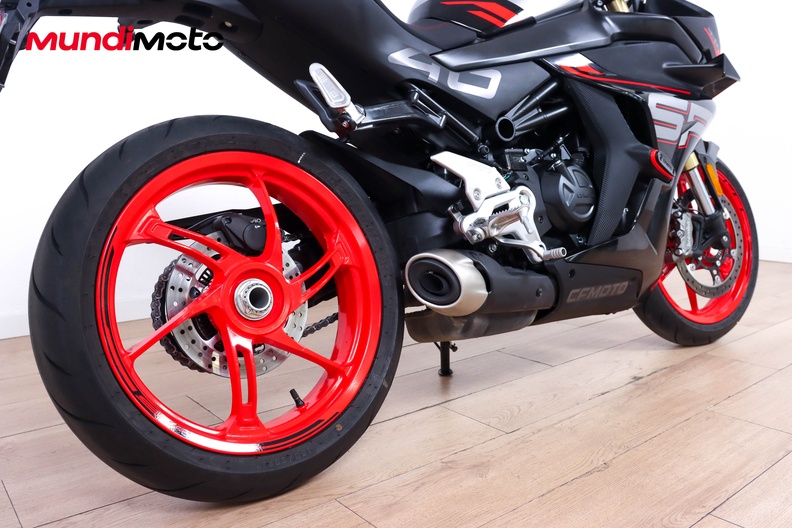 Motorbike image 3